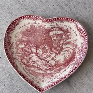 “‘Twas the Night Before Christmas”Heart-Shaped Plate
